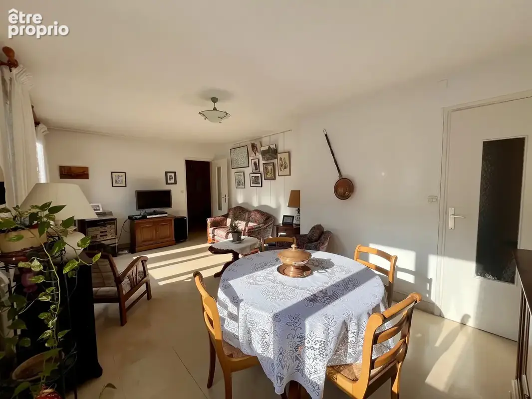 Appartement 3 pièces 81 m² à vendre à Nimes (30900) - photo 2