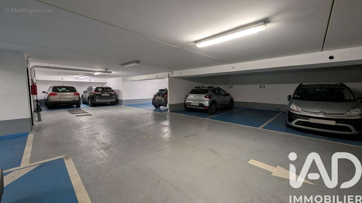 Photo 4 - Parking à LEVALLOIS-PERRET