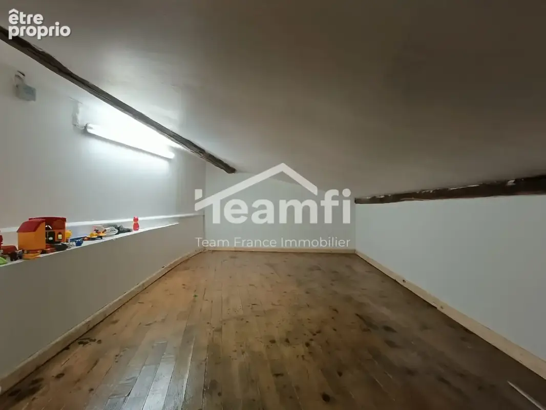Appartement 56 m² à Thiers  - photo 2