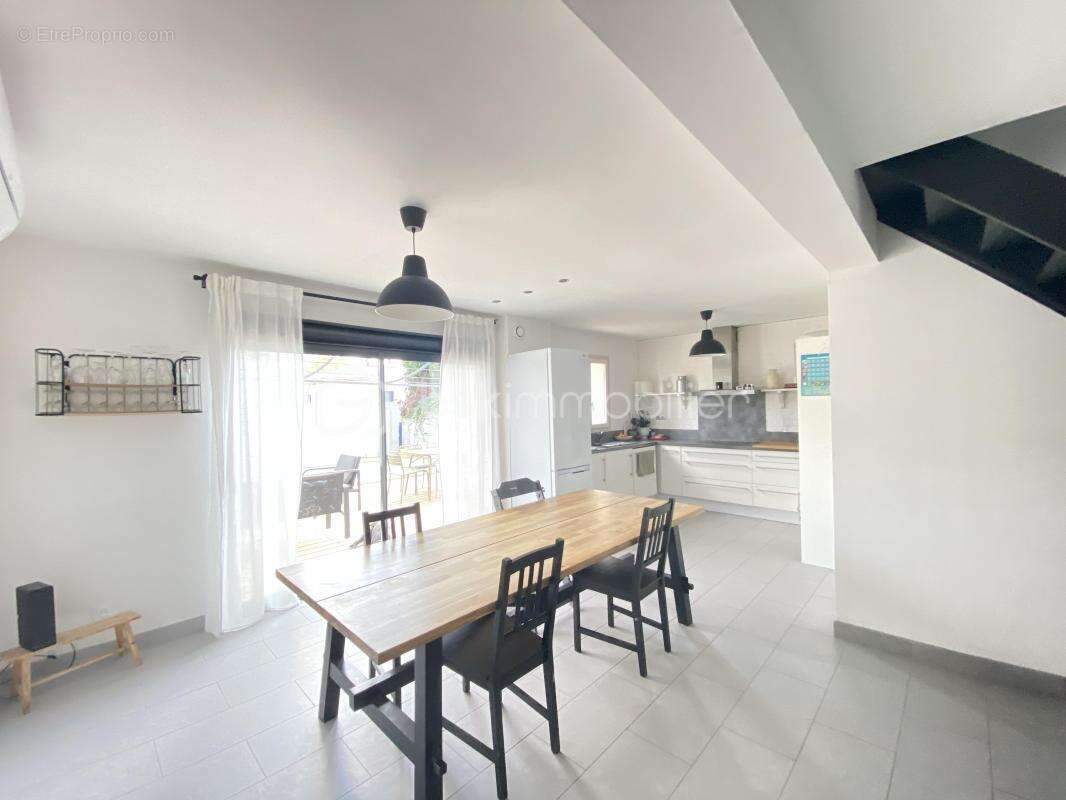 Maison à SAINT-CANNAT