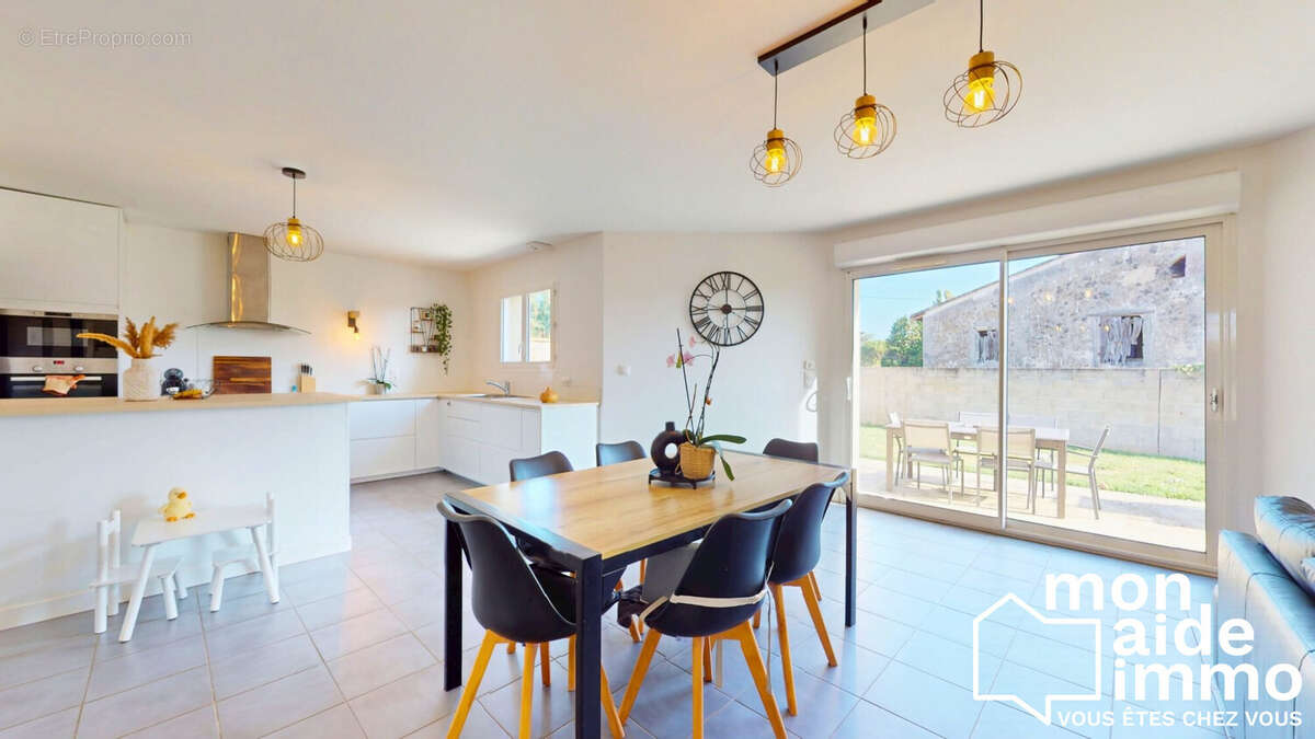 Maison à FARGUES-SAINT-HILAIRE