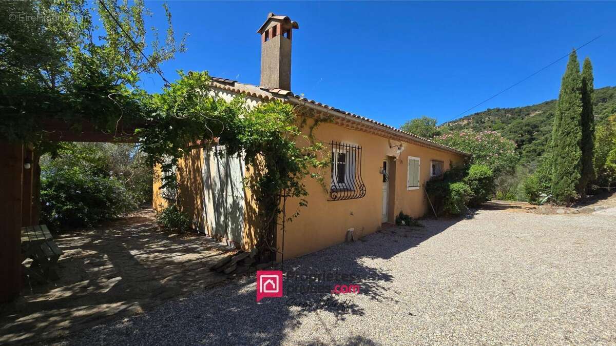 Maison à PLAN-DE-LA-TOUR