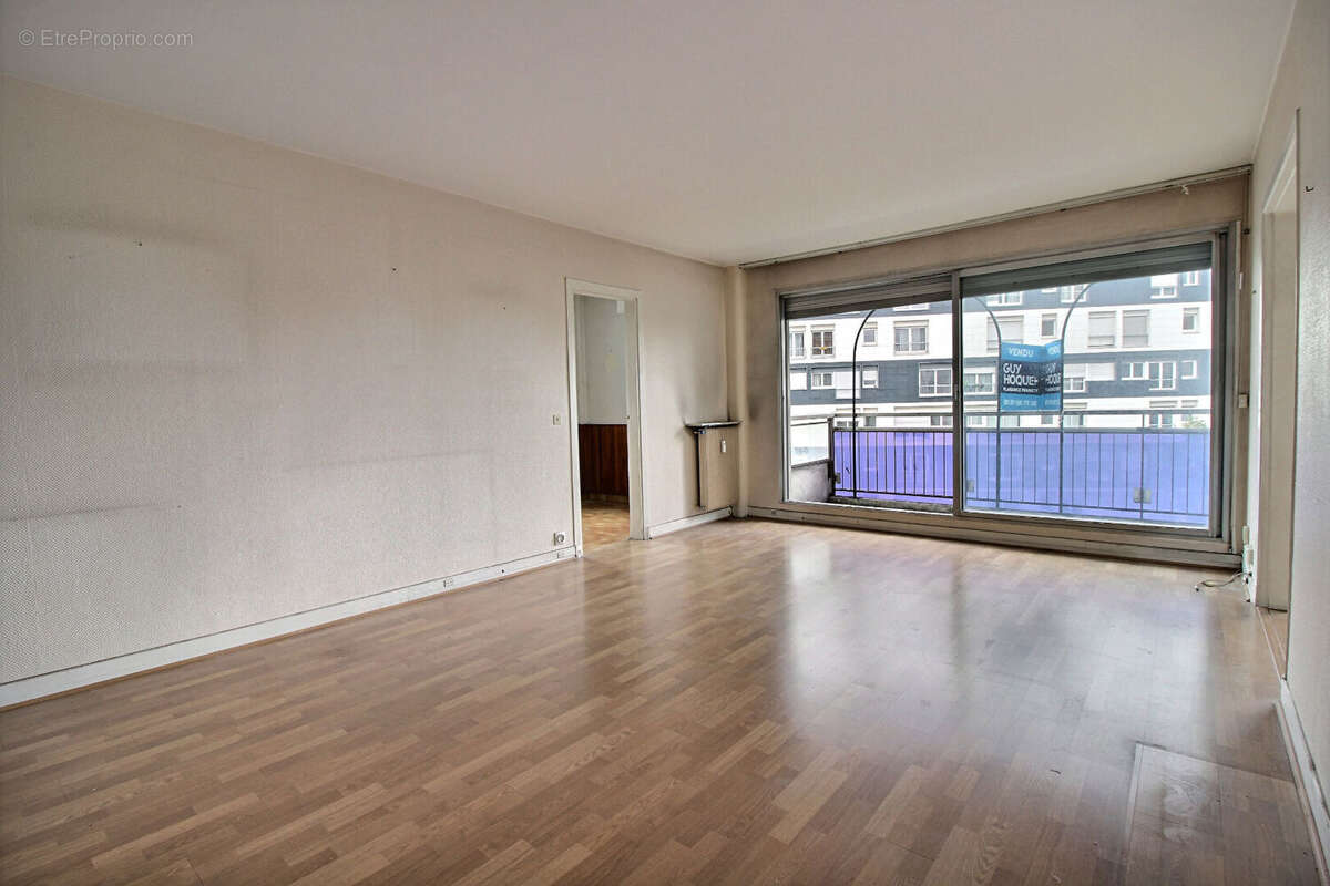 Appartement à PARIS-14E