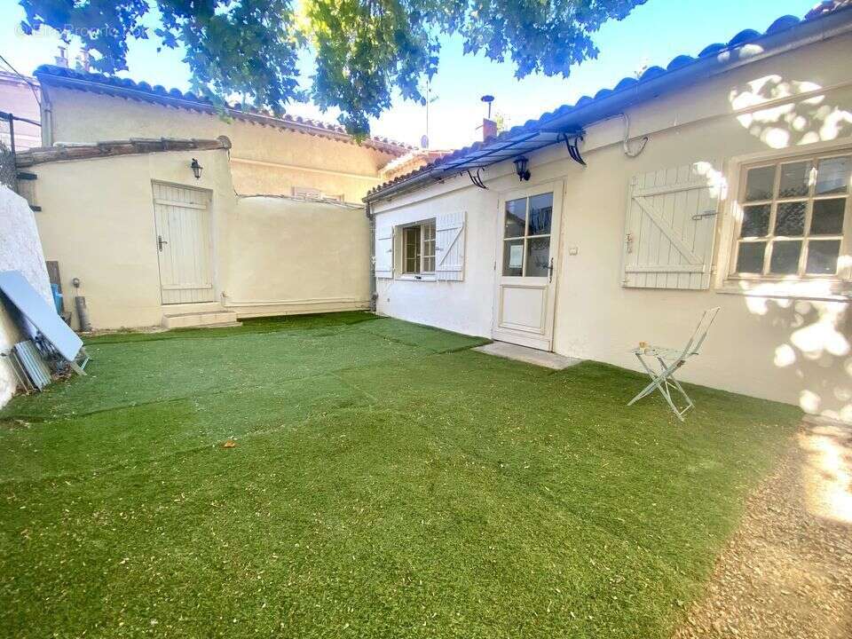 MAISON T2 / 42M2 / JARDIN / CHATEAU GOMBERT