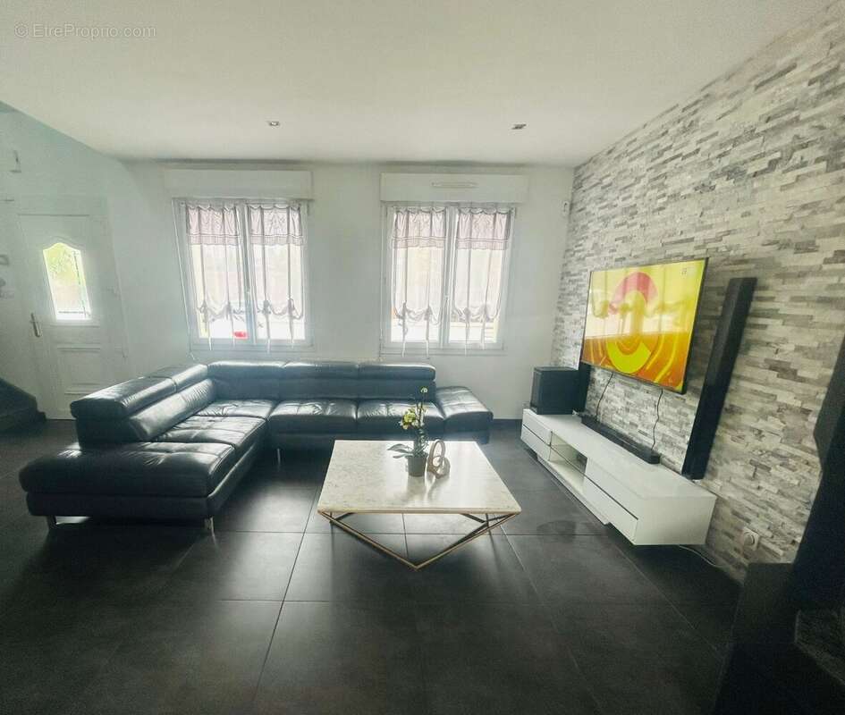 Maison à CAMPHIN-EN-CAREMBAULT