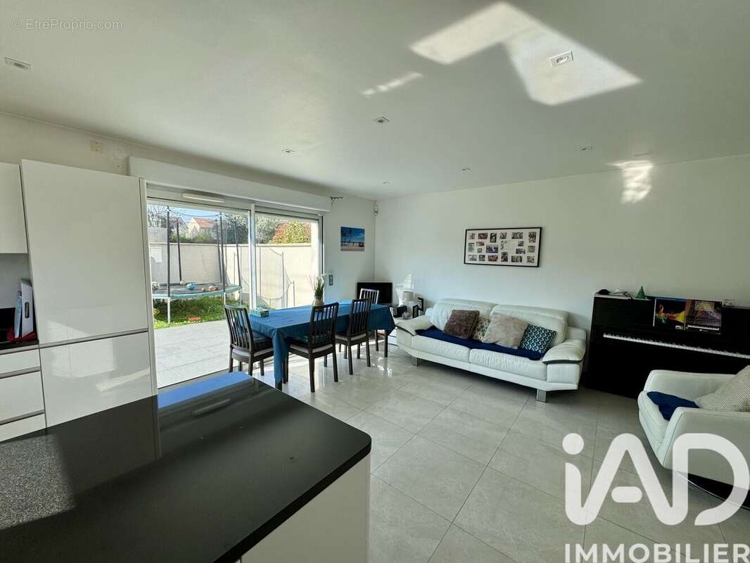 Photo 2 - Maison à MORANGIS