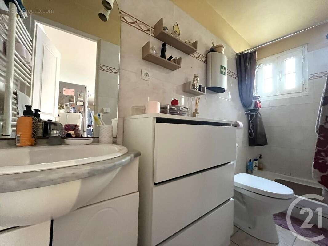 Appartement à SAINT-MAUR-DES-FOSSES