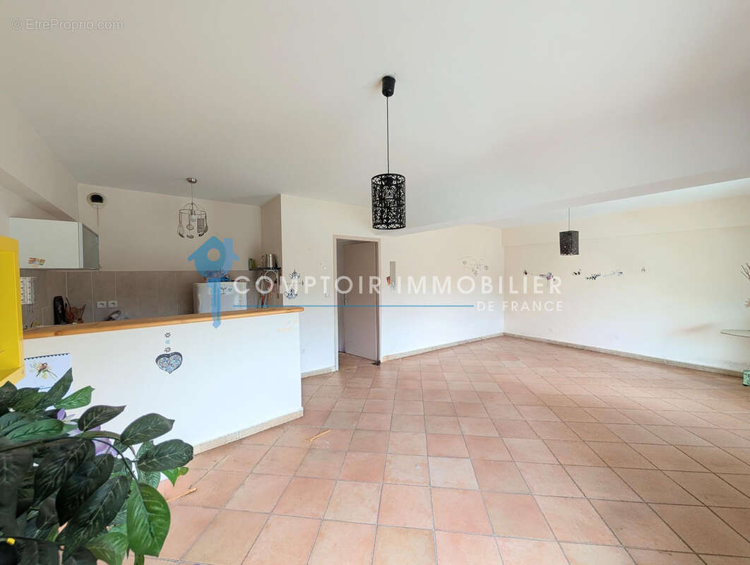 Appartement à LAROQUE