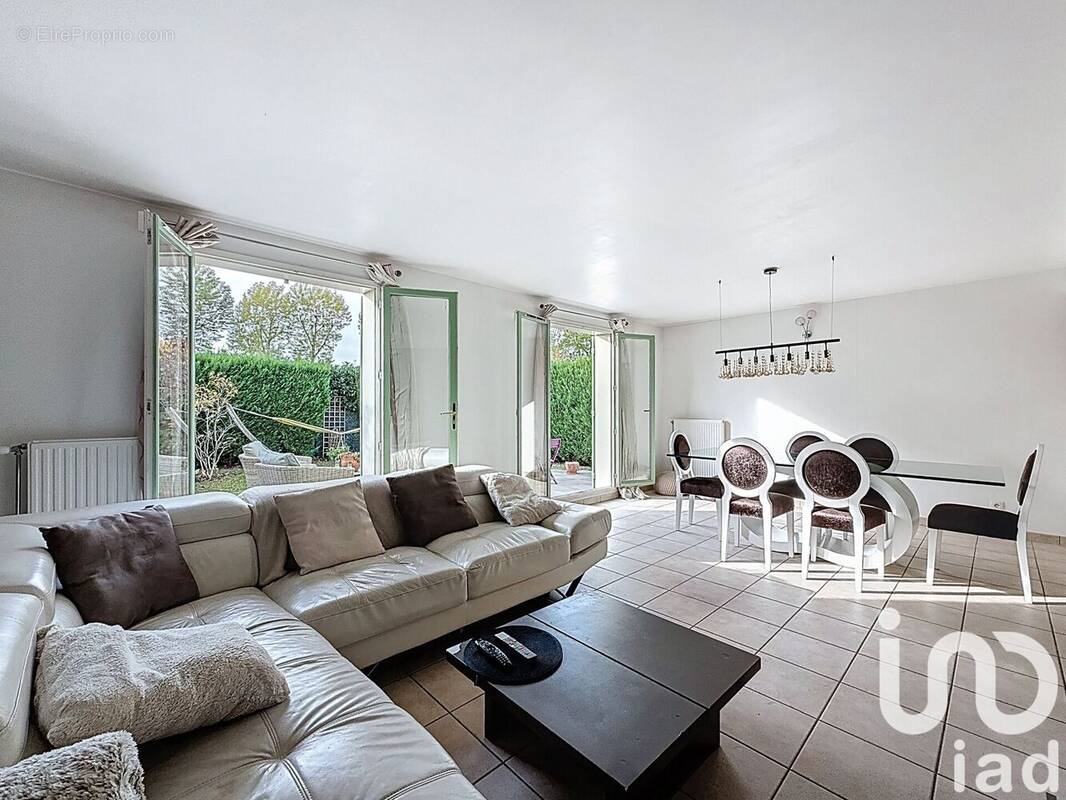 Photo 1 - Maison à LESIGNY