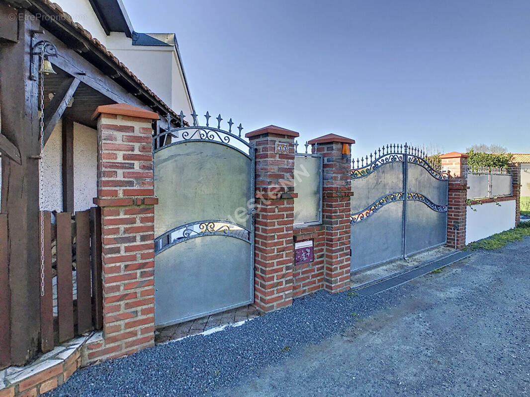 Maison à TILLIERES