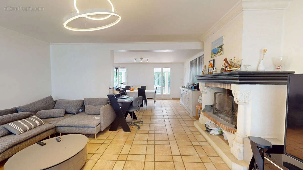 Maison avec piscine au coeur de Fontenay le Vicomte - photo 2