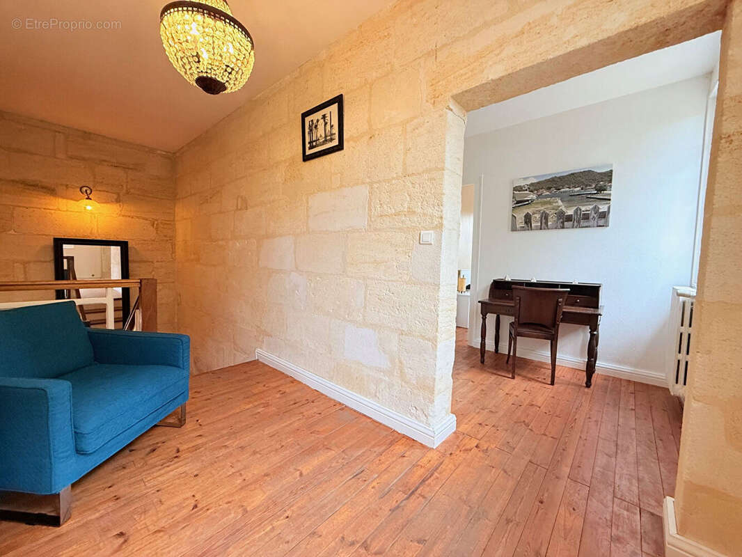 Maison à FRONSAC