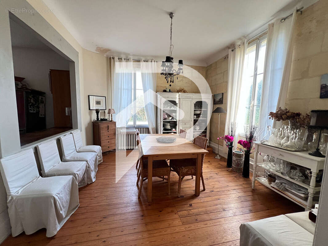 Maison à VAYRES