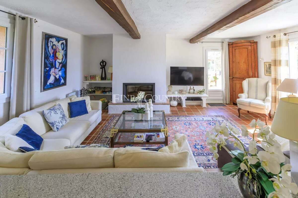 Maison à MONTAUROUX