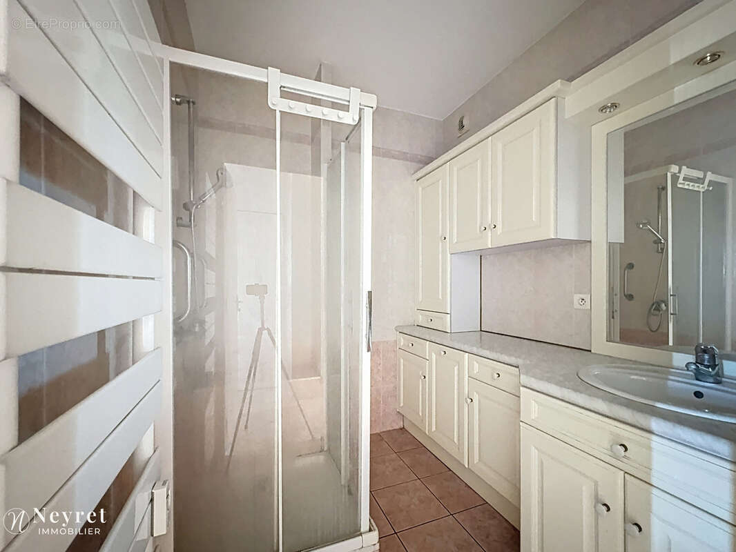 Appartement à BRON