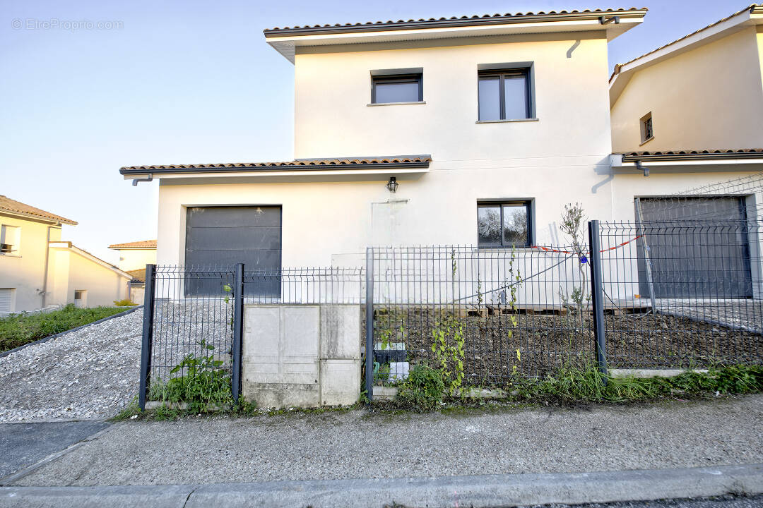 Maison à POMPIGNAC