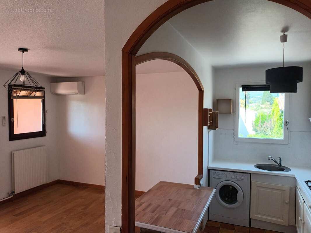 Appartement à MOUANS-SARTOUX