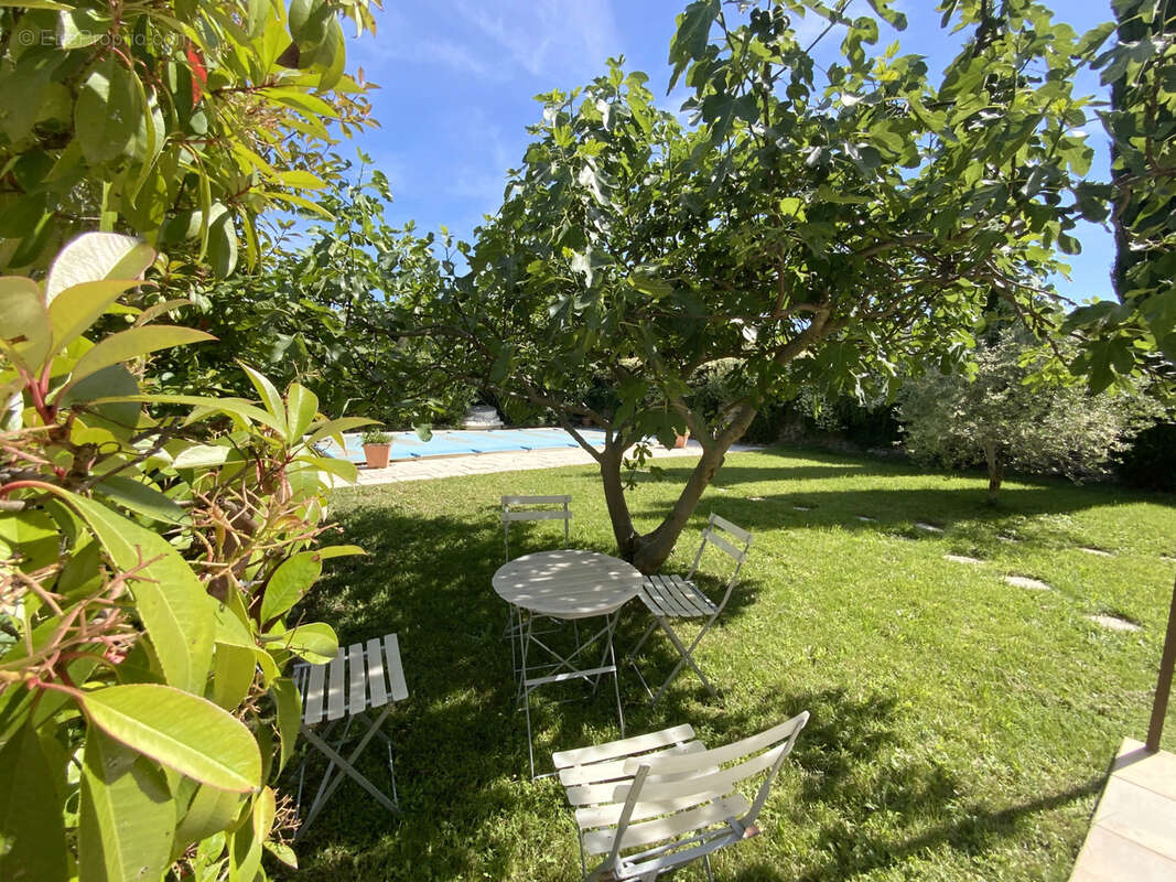 Villa avec piscine à 4 km d' Uzès. - photo 8