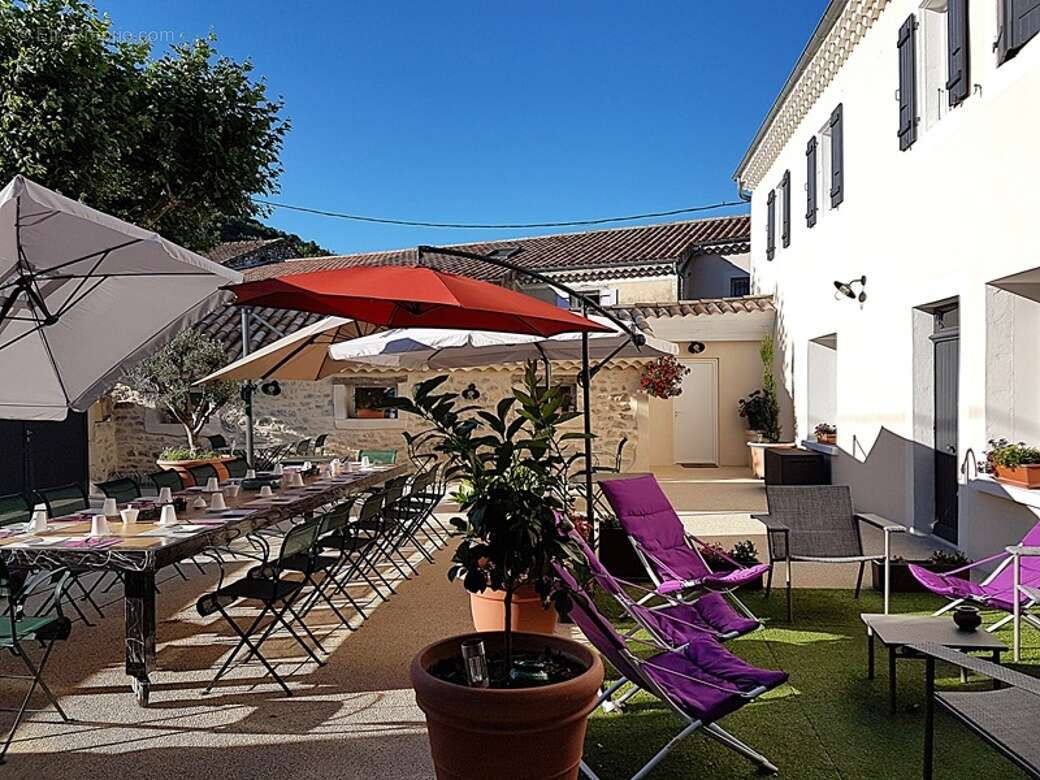 Appartement 550 m² à Rochefort-En-Valdaine  - photo 2