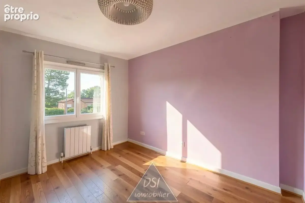 Tramoyes – superbe maison familiale – 4 chambres – bureau – salle à manger – séjour – cuisine -- piscine – terrasse – terrain 1  - photo 7