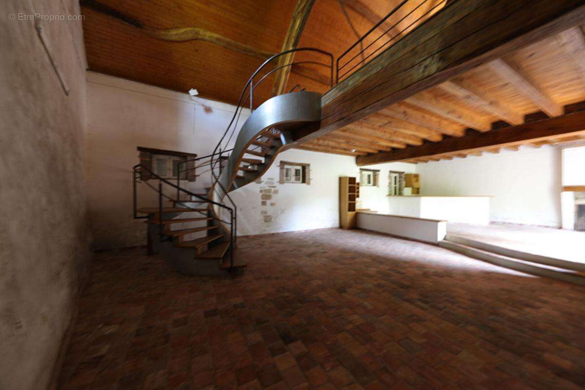 Maison à SAINT-MAURICE-SUR-AVEYRON