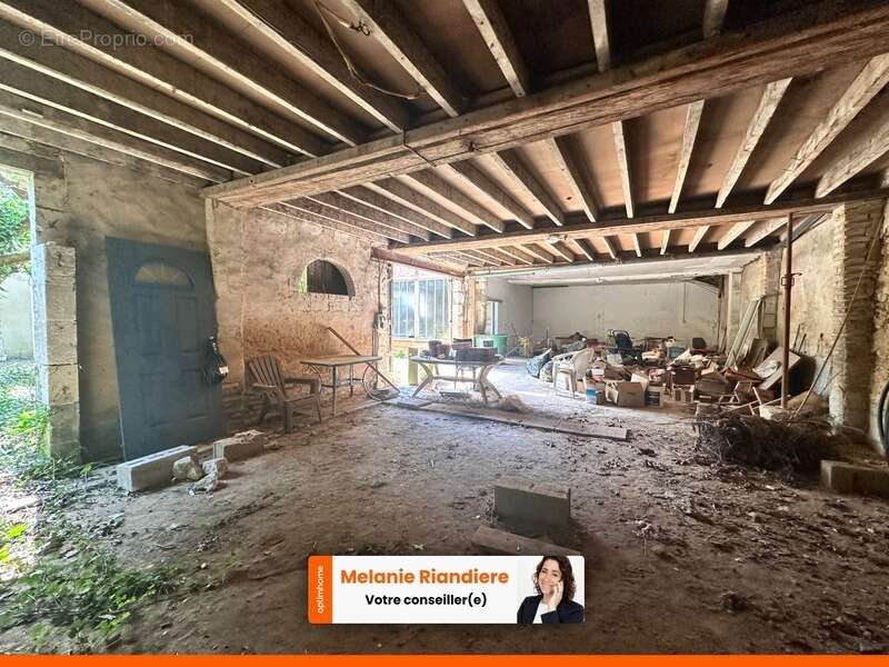 Maison de caractère 227m² - 6 chambres - Fort potentiel avec dépendance - LA FLÈCHE - photo 12