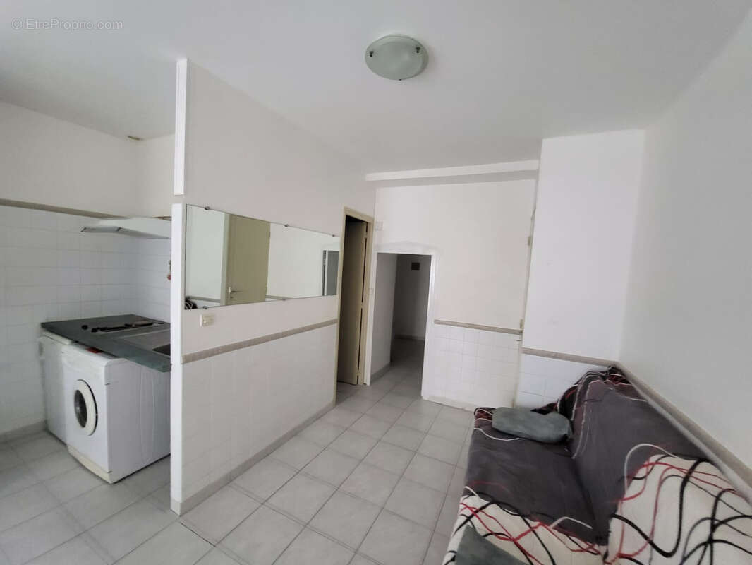 Appartement à PUISSALICON