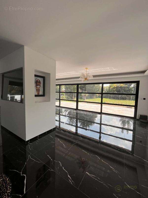 Maison 244 m² à Feignies  - photo 6