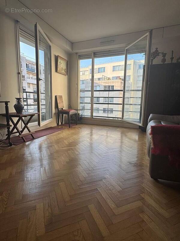 Appartement à PARIS-19E
