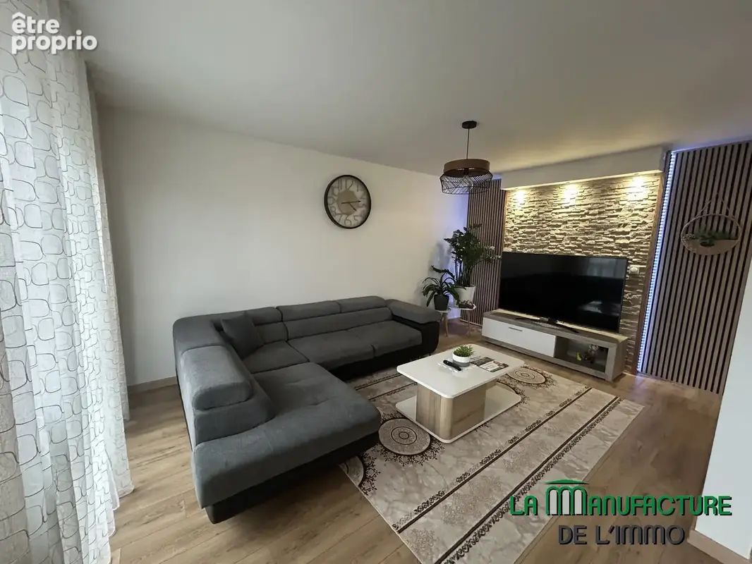 Appartement proche cours fauriel -  t4  rénové avec  balcon et place de stationnement couverte - photo 8