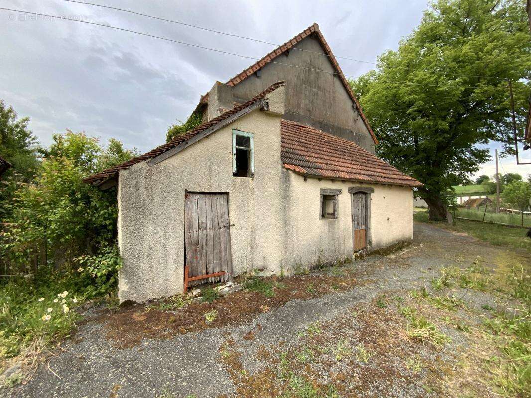 Maison à BONNAT