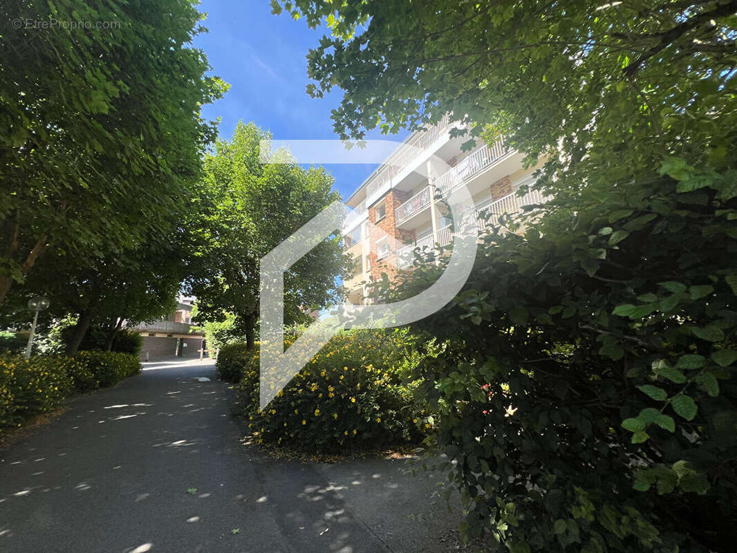 Appartement à ELANCOURT