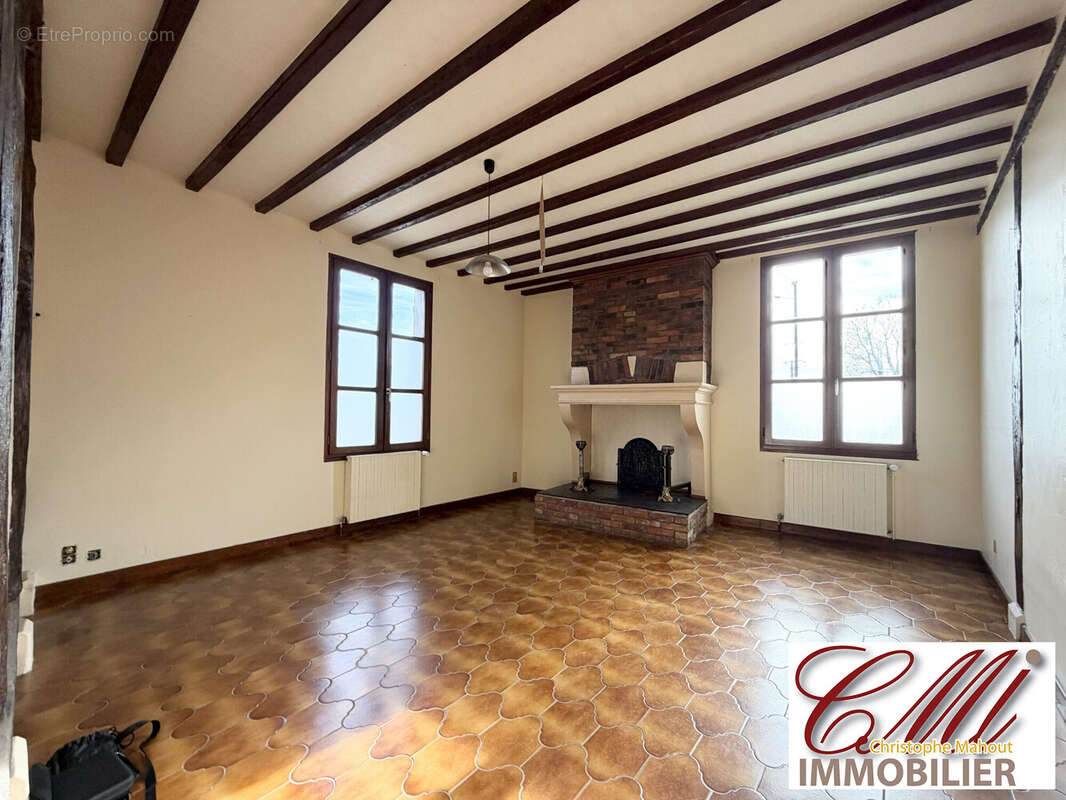 Maison à SAINT-REMY-EN-BOUZEMONT-SAINT-GENEST-ET-ISSON