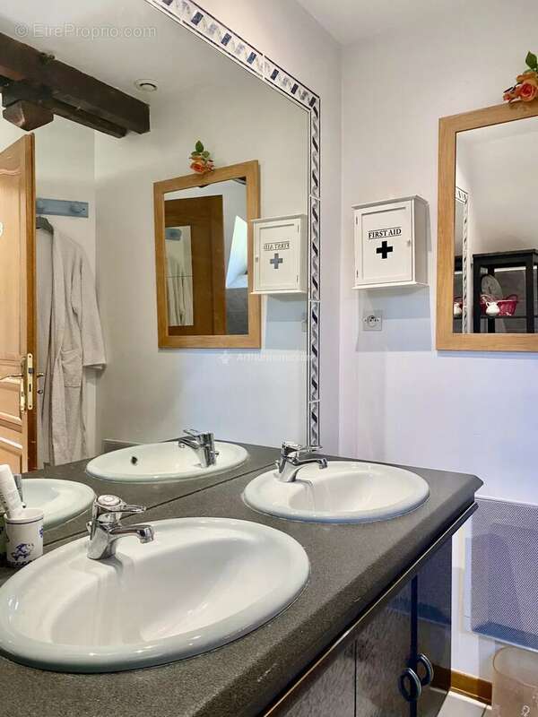 Maison à BEAUMONT-LA-RONCE