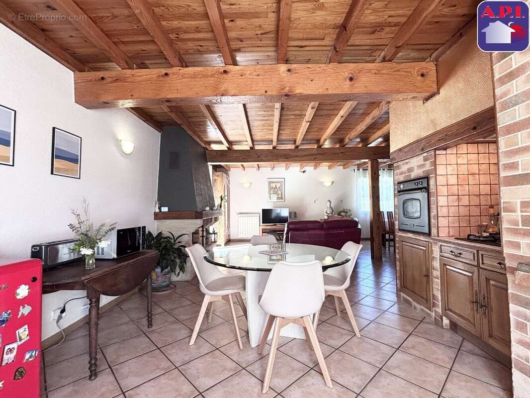 Maison 145 m² à Roquefeuil  - photo 7