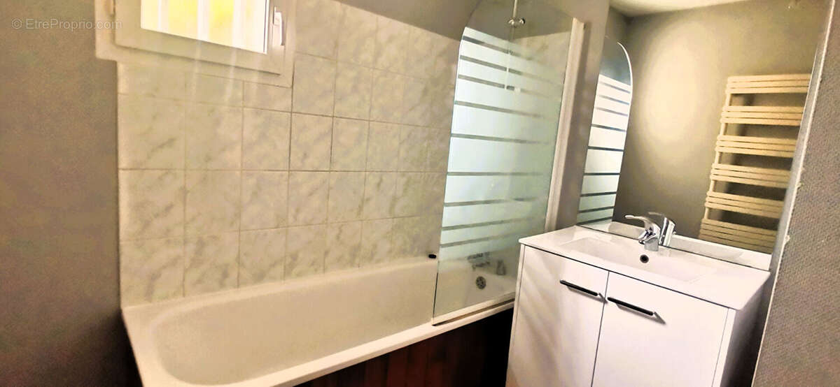 Maison à SAINT-JEAN-DE-BRAYE