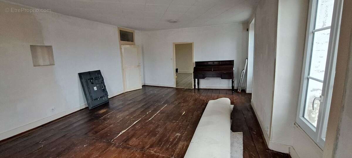 Appartement à JUILLAC