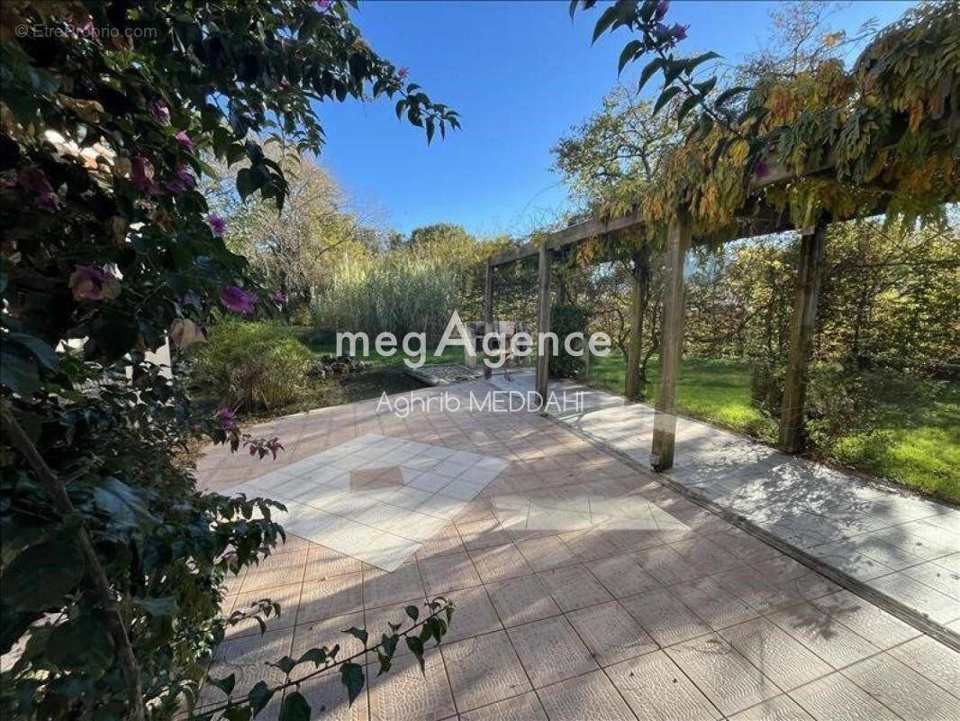 Maison à SAINT-SULPICE-DE-ROYAN