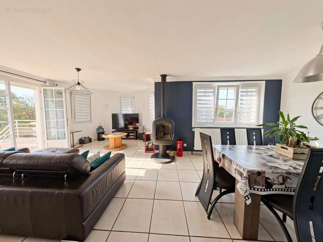 Maison 164 m² à Andrezieux-Boutheon  - photo 6