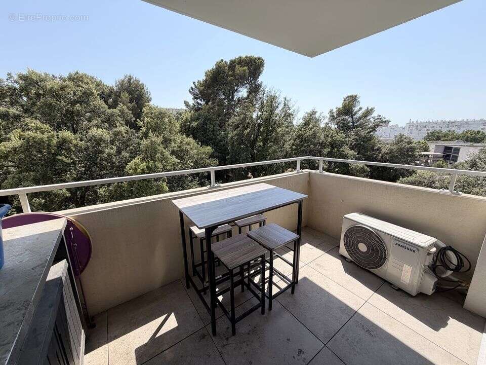APPARTEMENT T4 a vendre - 79m² - dernier étage - 2 places de - Appartement à MARSEILLE-13E