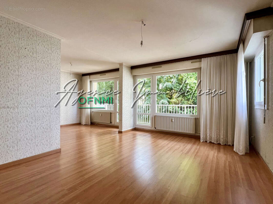 Appartement à SAINT-ETIENNE