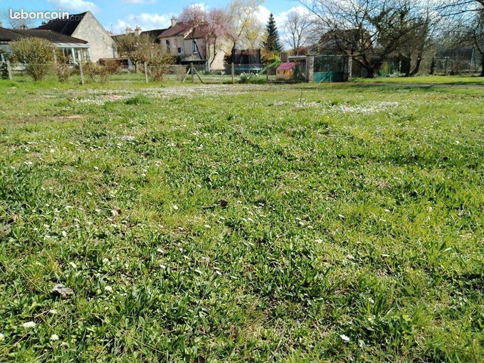 Terrain à JOUY-SUR-MORIN