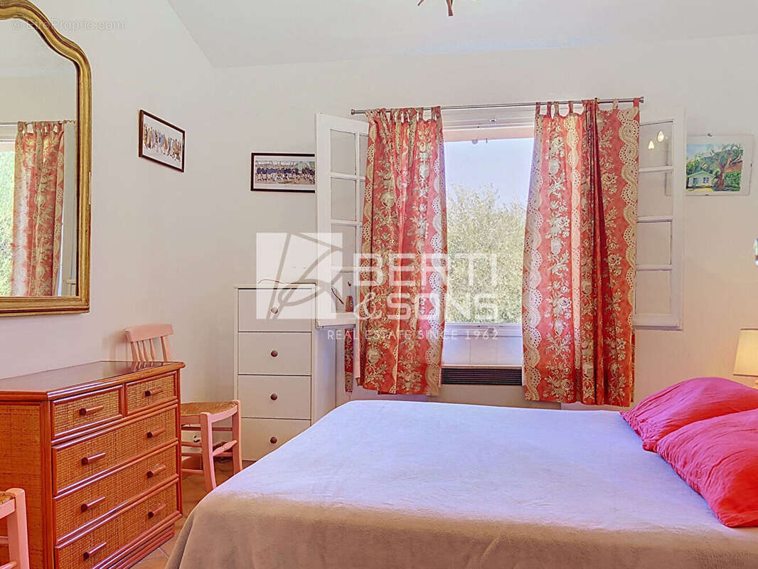 Appartement à MANDELIEU-LA-NAPOULE