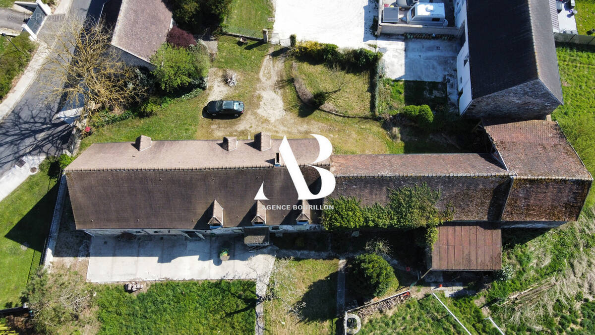 Maison à GRANDPUITS-BAILLY-CARROIS