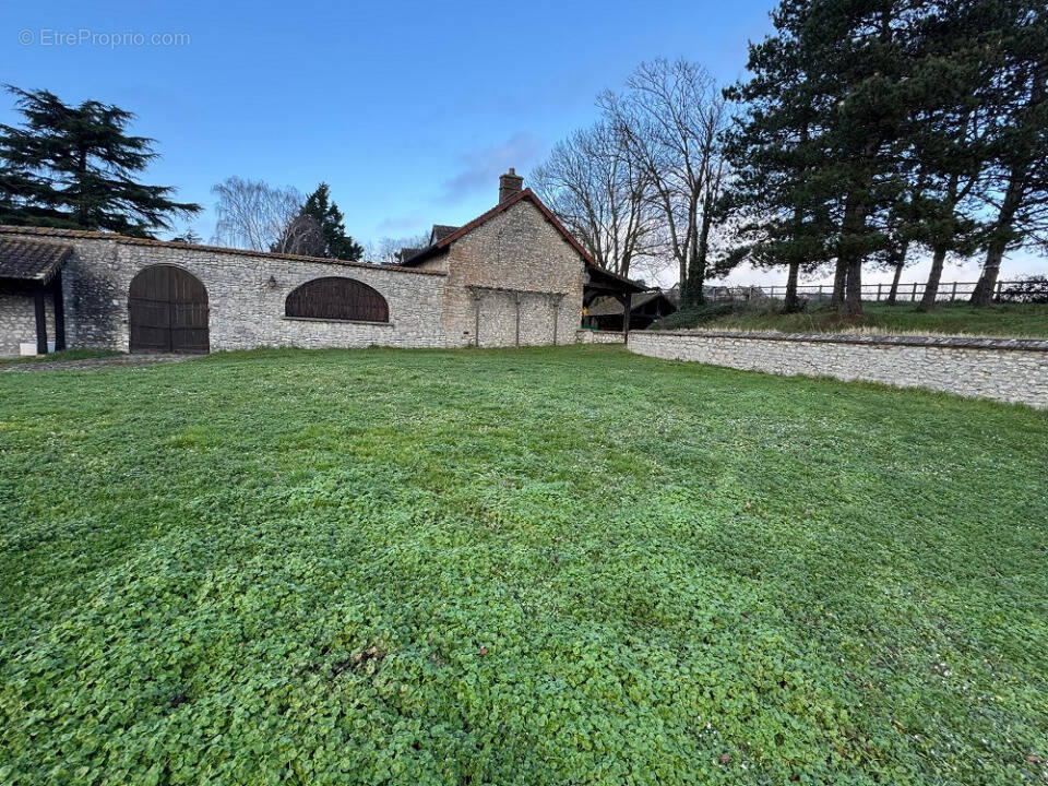 Terrain à LIMETZ-VILLEZ