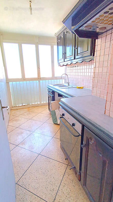 Appartement à MARSEILLE-3E