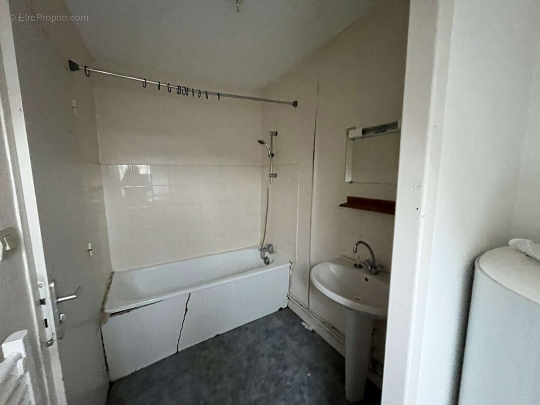 Immeuble Evron 7 pièce(s) 153.8 m2 - photo 6