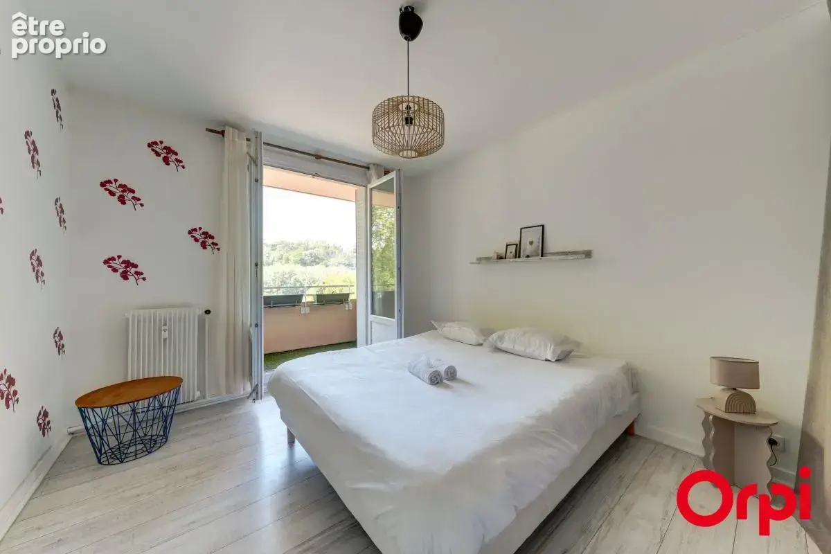 Exclusivité Orpi - Appartement T3 lumineux de près de 77 m2 avec une place privative - photo 10