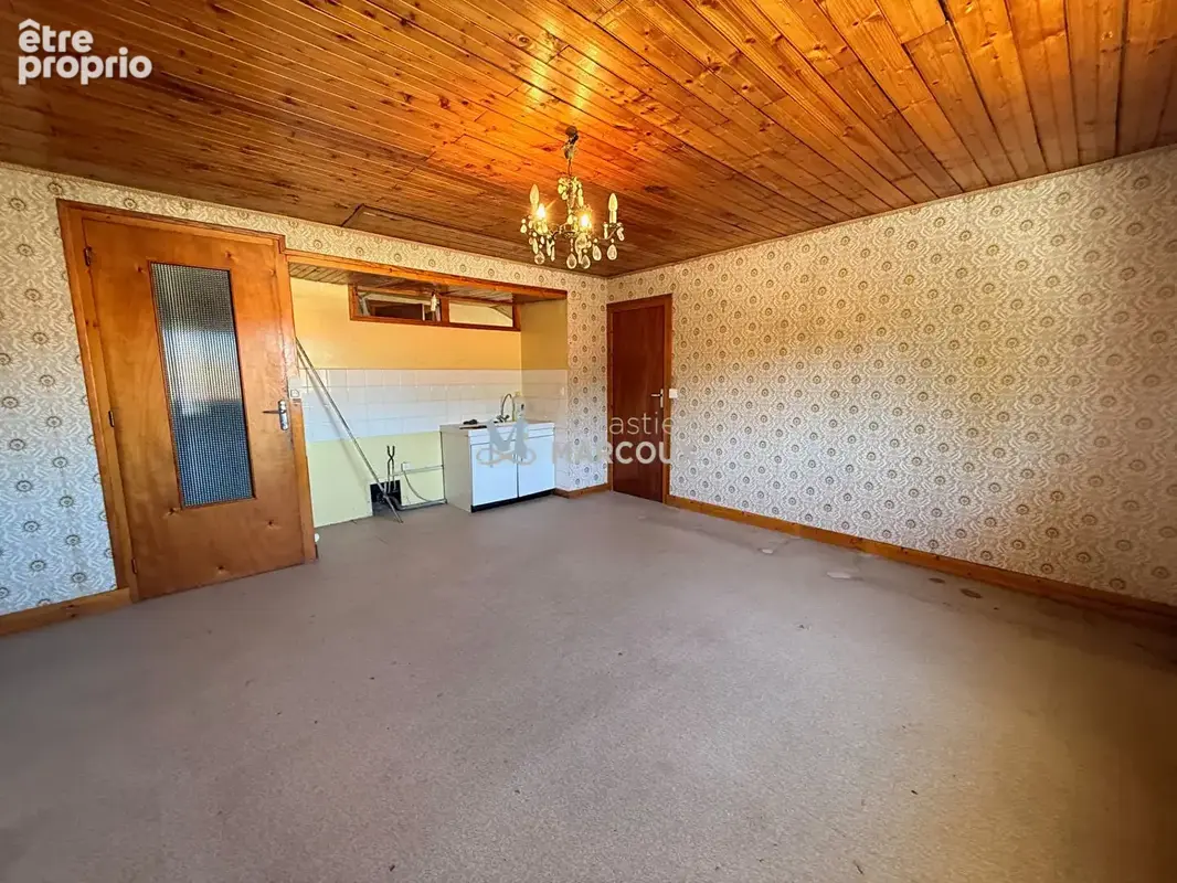 Montbrison (Moingt) Villa  F5  (96.55 m2 hab) + sous sol + combles aménagés, avec beau potentiel - photo 12