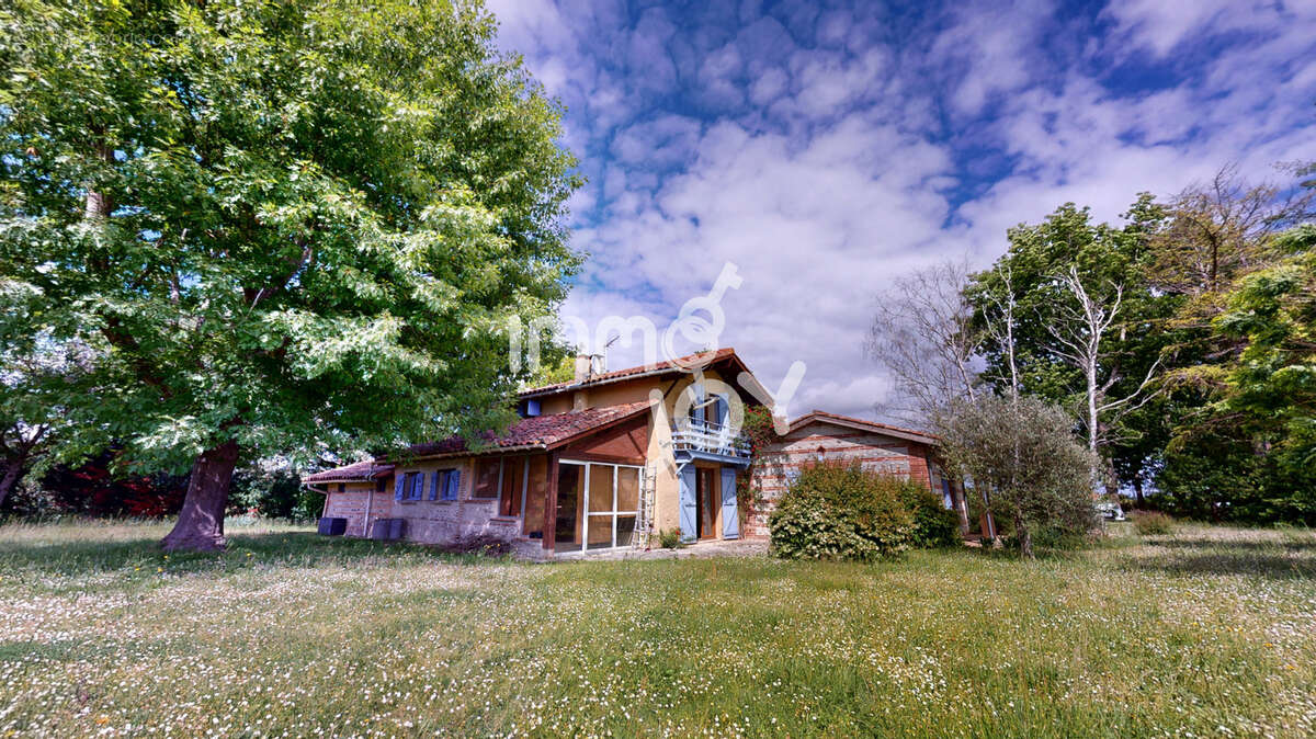 Maison à LONGAGES